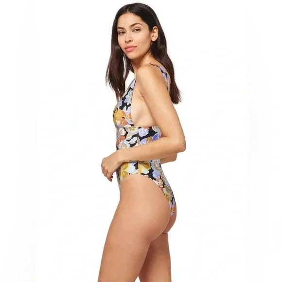L*Space Seam-Free Katniss One Piece Classic Swimsuit, sugar & spice - Picture 5 of 9